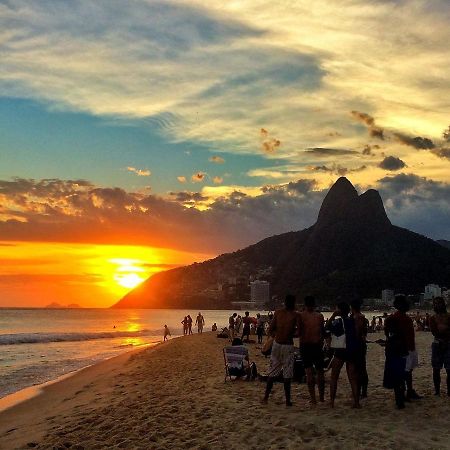 Appartamento Jump In Bed Ipanema 19 - Praca General Osorio Rio de Janeiro Esterno foto